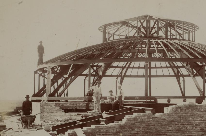 Capitol workers by dome above senate chamber, 1900 