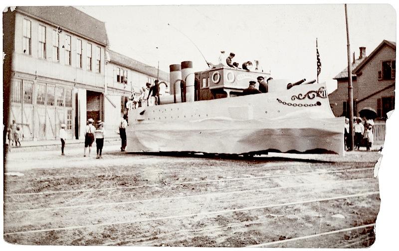 Dedication Parade Float for the new State Capitol